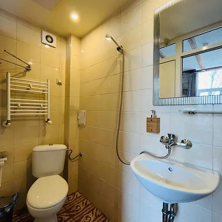 Къща за гости Rooms43 3*